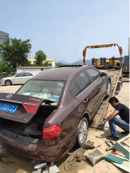 臺風災后現(xiàn)場，車點點匯聚多地救援力量溫暖社會