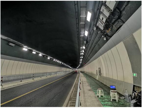 亨鑫新型漏纜助鐵塔、聯(lián)通、電信5G隧道覆蓋 實現(xiàn)手機高速應(yīng)用