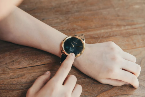 Garmin vivomove HR：這個(gè)夏天，做個(gè)“顏值表”！