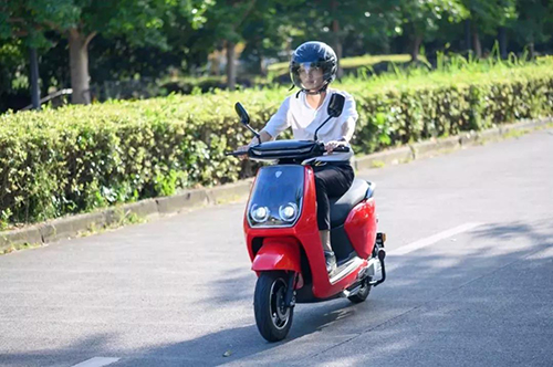 和立馬電動(dòng)車圈圈一起，成為整條街上最靚的仔