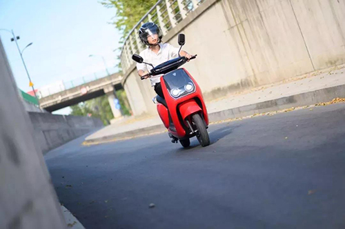 和立馬電動(dòng)車圈圈一起，成為整條街上最靚的仔