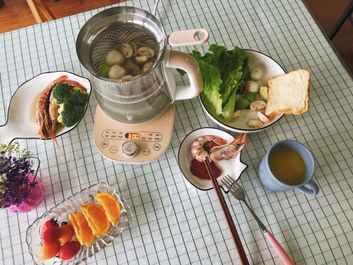 在家不開火也能涮火鍋？鳴盞涮涮養(yǎng)生壺開啟輕養(yǎng)生活
