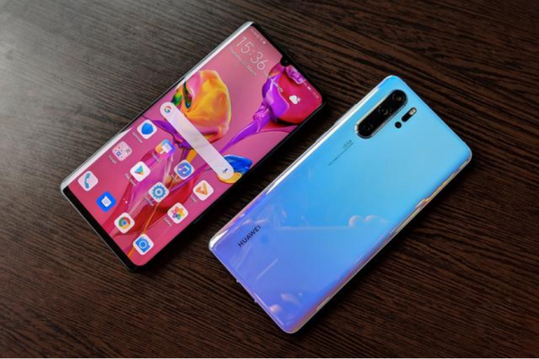 華為P30怎么樣好不好？定位相近，OPPO Reno棋高一著？