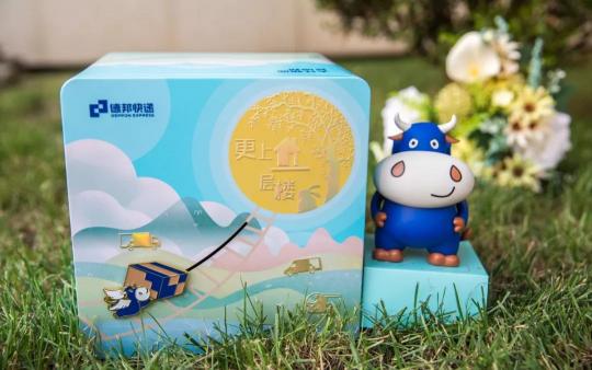 快遞小哥備戰(zhàn)中秋：一天爬樓3萬步，貨量激增四成