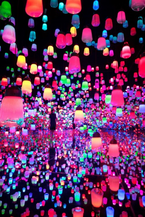 愛(ài)普生攜手teamLab 無(wú)界美術(shù)館今秋落戶魔都