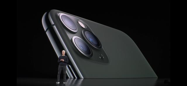 追求極致游戲體驗(yàn)，ROG2吃雞神器彎道超車iPhone11