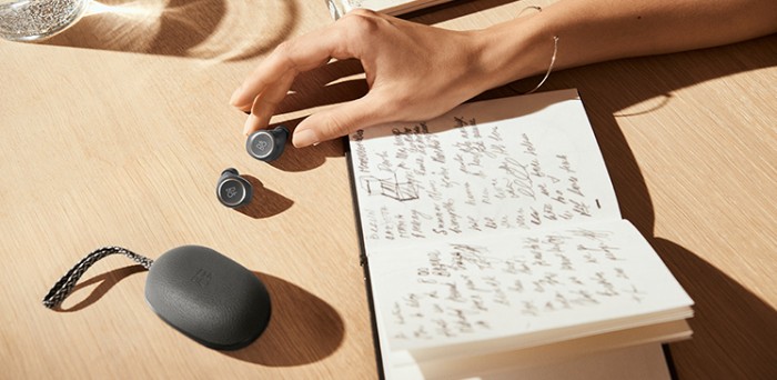 只知道一個AirPods？最好用的各類真無線耳機(jī)盤點(diǎn)