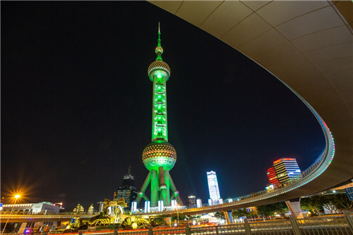 互聯(lián)網(wǎng)公司都這么會(huì)玩？360點(diǎn)亮東方明珠，瞬間變網(wǎng)紅