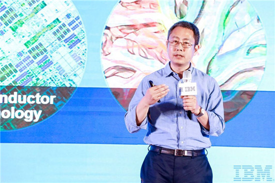 IBM謝東、周憶、沈川燕三大首席官與大學(xué)生面對面：品味藍(lán)色經(jīng)典