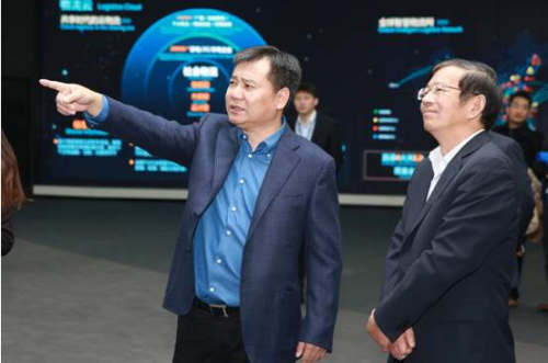 張近東：不能察覺未來隱患的高管，本身就是個隱患