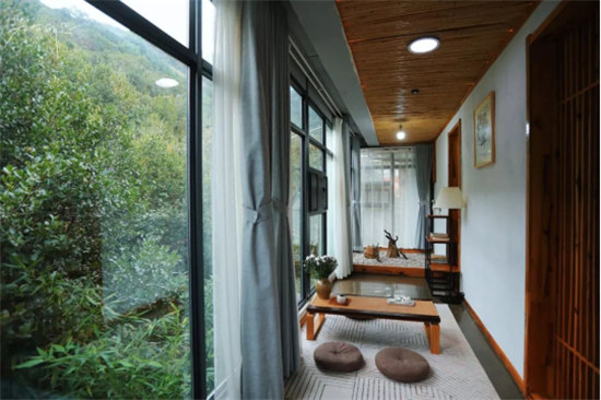 發(fā)呆放空好去處：在靜謐唯美的瀘沽湖畔，擇一處美宿，坐看云卷云舒