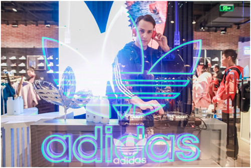 adidas Originals 阿迪達斯三葉草北京世貿天階店隆重開幕