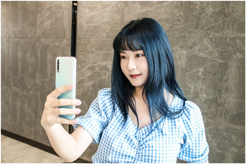 光影下的凝光漸變，千元優(yōu)品vivo U3兼有高顏值和豐富拍照玩法