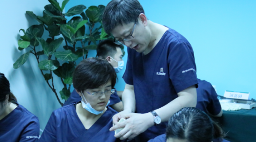 北京維樂口腔“上頜竇種植培訓(xùn)班”課程圓滿結(jié)束！