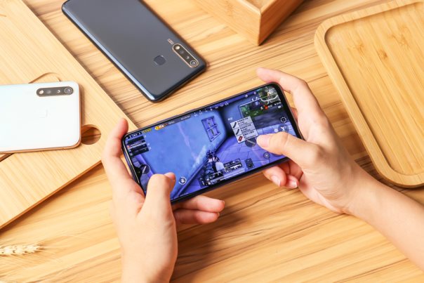 5000mAh大電池+18W雙引擎閃充，千元優(yōu)品vivo U3續(xù)航無(wú)憂