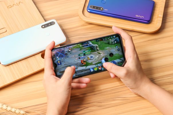 5000mAh大電池+18W雙引擎閃充，千元優(yōu)品vivo U3續(xù)航無(wú)憂