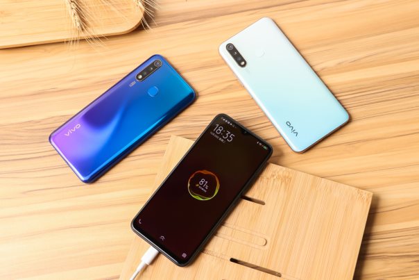 5000mAh大電池+18W雙引擎閃充，千元優(yōu)品vivo U3續(xù)航無(wú)憂