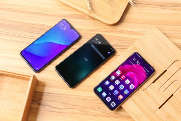 5000mAh大電池+18W雙引擎閃充，千元優(yōu)品vivo U3續(xù)航無(wú)憂