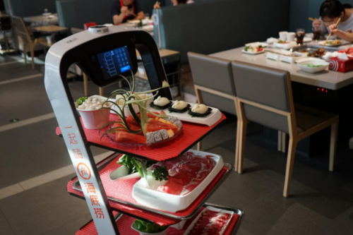 普渡科技亮相中國智慧餐飲創(chuàng)新峰會，技術(shù)驅(qū)動餐飲回歸服務(wù)