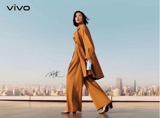 vivo X30 × 劉雯時尚大片首曝光，高級質(zhì)感一躍而出