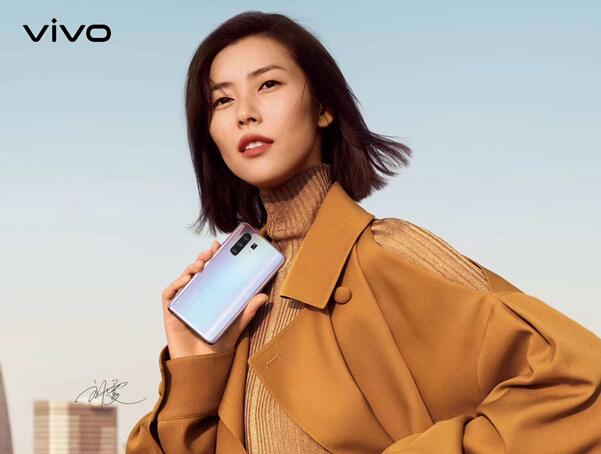 vivo X30 × 劉雯時尚大片首曝光，高級質(zhì)感一躍而出
