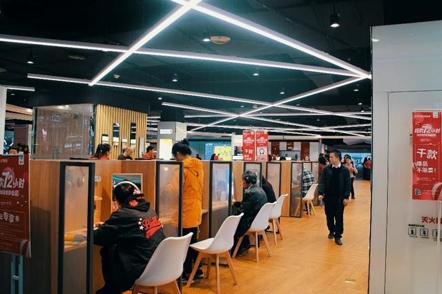 聽聲辯位，“吃雞”更爽：京東電器超級體驗店漫步者區(qū)帶來身臨其境游戲體驗