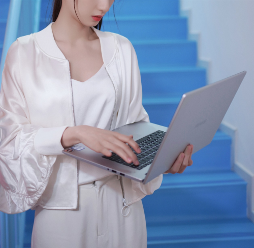 看了華為MateBook D，才知道筆記本原來(lái)可以這么美