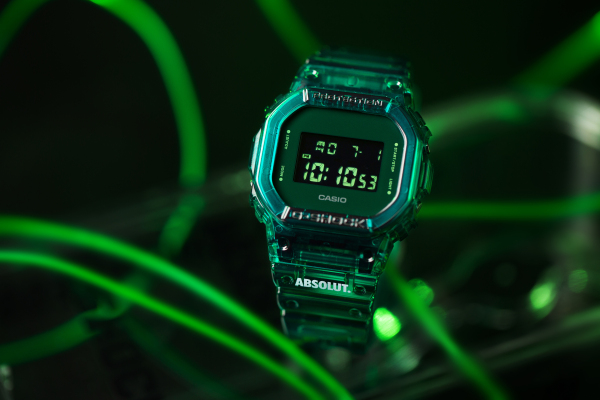 潮流入喉！G-SHOCK X ABSOLUT絕對(duì)伏特加聯(lián)名款破界來襲