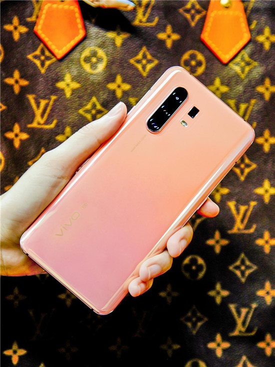 vivo X30 Pro開箱體驗！專業(yè)影像旗艦+高顏值外觀，滿足你眾多期望