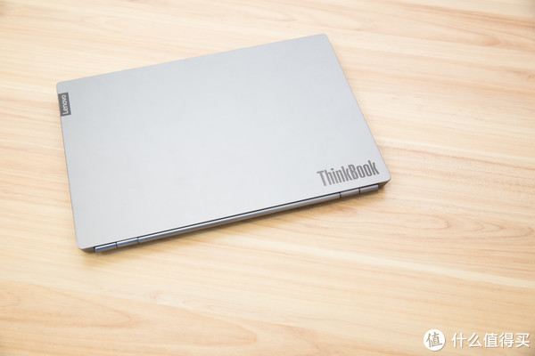 十代酷睿版ThinkBook 13s到站秀：搭載杜比視界的商務(wù)本？這是一臺(tái)為年輕職場(chǎng)人準(zhǔn)備的跨界筆記本電腦
