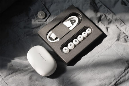 華米科技TWS 耳機Amazfit PowerBuds 上手體驗：音質(zhì)逆天的運動伴侶