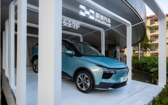 新勢(shì)代品質(zhì)SUV，愛(ài)馳U5亮相?？谲?chē)展獲好評(píng)