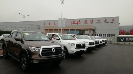 戰(zhàn)疫情 共克時(shí)艱 10輛長城炮為愛馳援