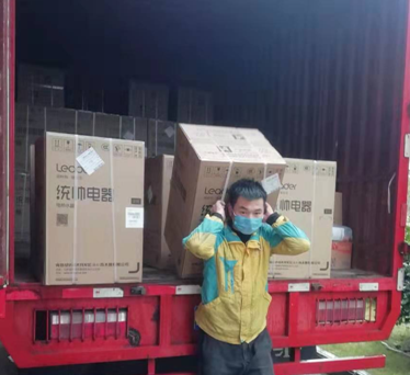 3天2進隔離區(qū)送裝熱水器，戰(zhàn)“疫”后援團蘇寧物流在行動