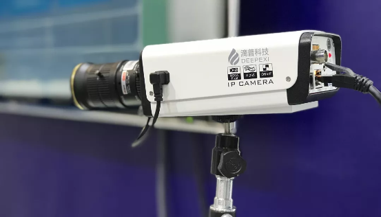 滴普科技基于DEEPEXI數字中臺快速推出人群體溫智能檢測系統(tǒng)