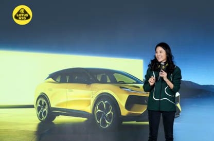 毛京波帶路特斯跑車產(chǎn)品登臨賽道，演繹超凡性能實力