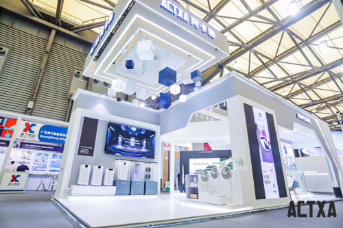 阿卡馳空氣消毒機強勢登陸AWE2023：創(chuàng)新發(fā)力，“共生綠洲”演繹品牌擔(dān)當(dāng)