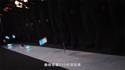 十面抗摔硬核曲屏、5800mAh超耐久大電池 榮耀X50開啟新十年征程