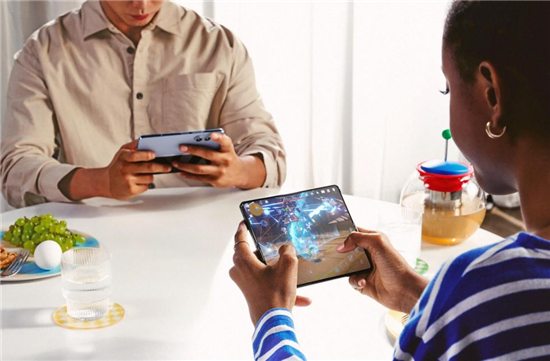 三星持續(xù)領(lǐng)跑折疊屏市場 Galaxy Z Fold5多項(xiàng)創(chuàng)新表現(xiàn)搶眼