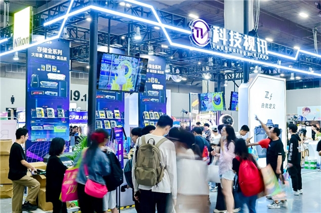 Lexar雷克沙攜手尼康參加COMICUP2024SP，引領(lǐng)高端存儲(chǔ)新潮流