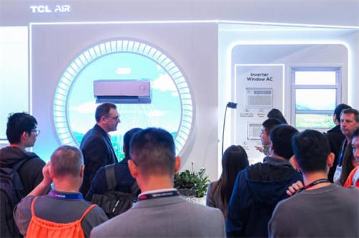 TCL實(shí)業(yè)CES 2025：屏顯科技引領(lǐng)，全品類(lèi)智能終端展現(xiàn)頂尖科技力