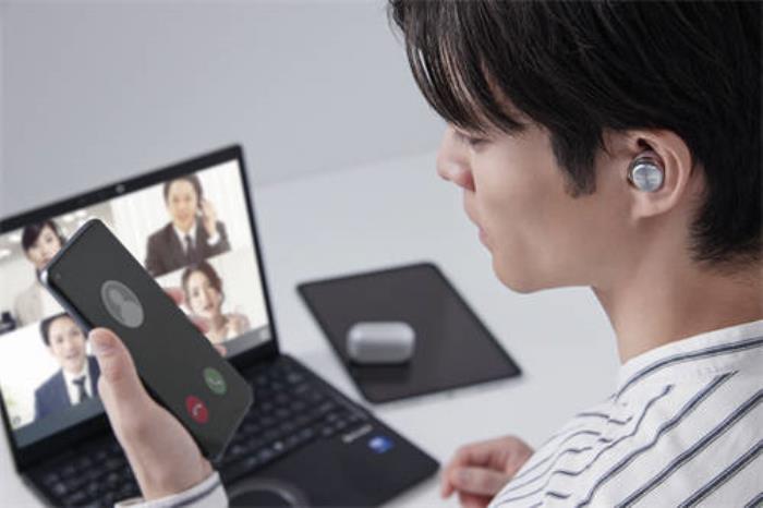 六十載聲學(xué)匠心，Technics “黑膠豆” EAH-AZ100 耳機(jī)奏響極致樂章