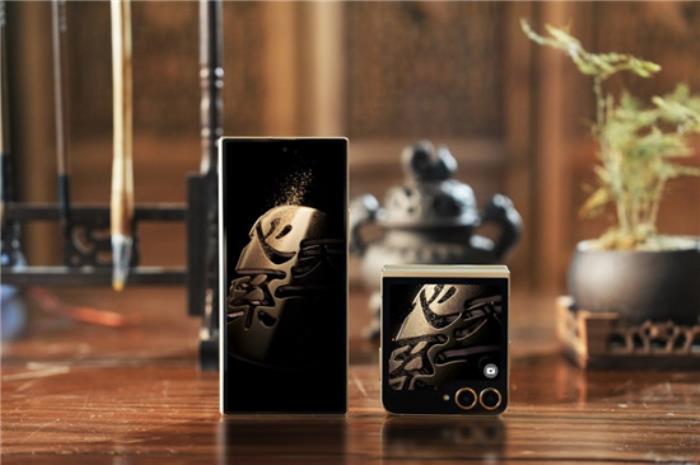 時(shí)光凝練 品質(zhì)升華 心系天下三星W25｜W25 Flip獻(xiàn)禮新春