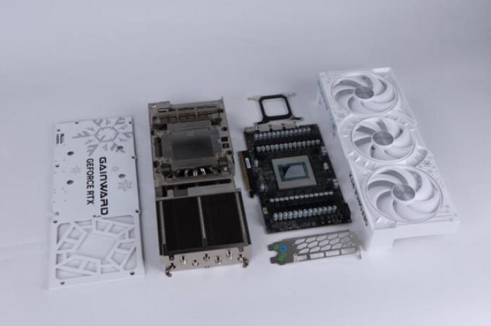 耕升 GeForce RTX 5090 D 解禁全新AI 兵器庫(kù)！DLSS 4開(kāi)啟狂暴性能模式！