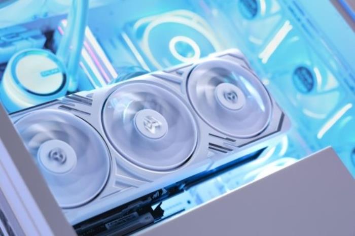 支持DLSS4，影馳 RTX 5080 金屬大師OC評測