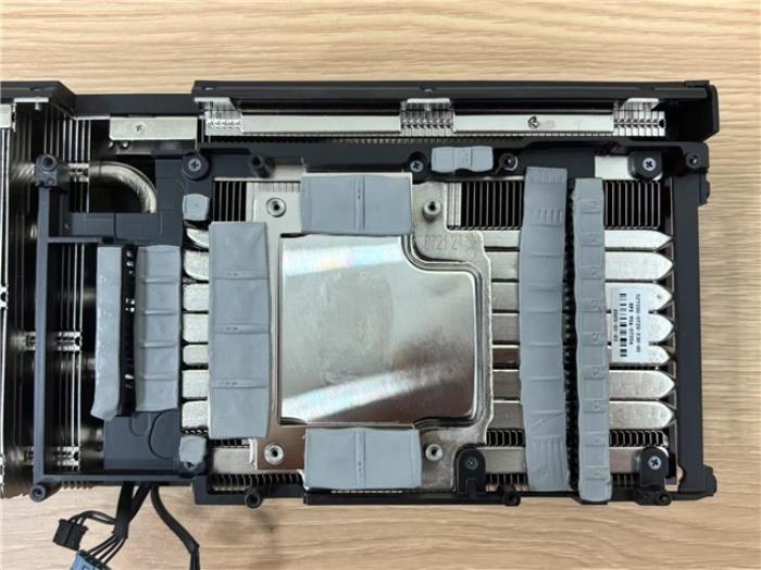 DLSS 4性能沖鋒，耕升 RTX 5080炫光 OC值得擁有