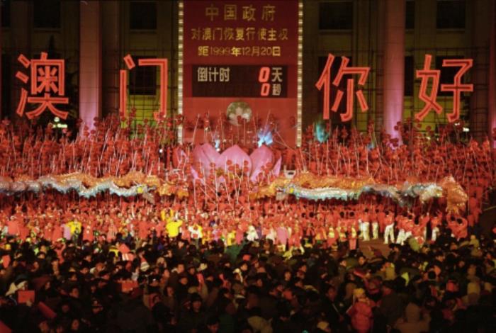 視覺中國年度畫冊(cè)《2024影像紀(jì)年》