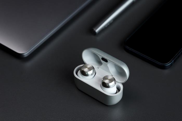 黑膠豆Technics EAH-AZ100真無(wú)線(xiàn)耳機(jī)榮獲《What Hi-Fi》最佳高端無(wú)線(xiàn)耳機(jī)