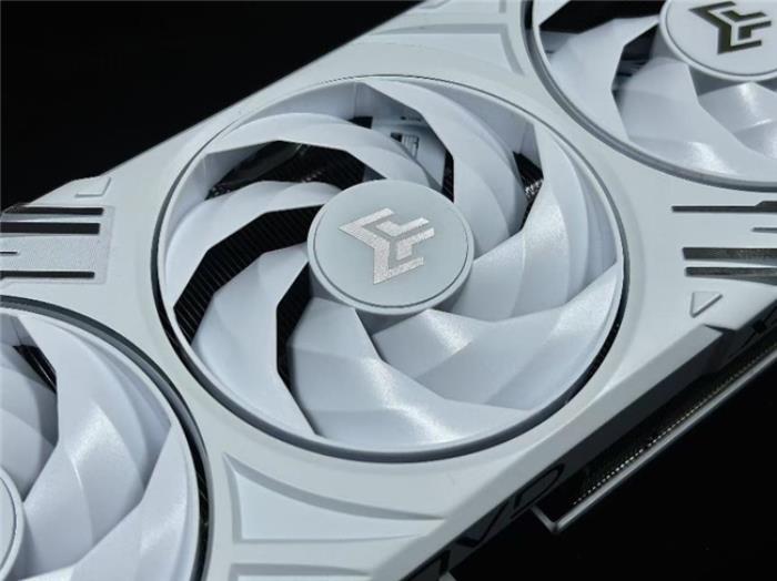 影馳 GeForce RTX 5070 Ti 金屬大師 OC評測：DLSS 4超強發(fā)揮