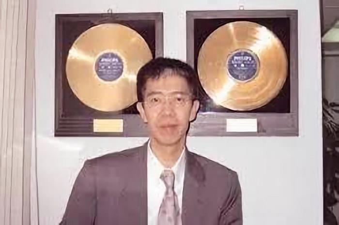 中國香港跨界傳奇梁柏濤：從譚詠麟經(jīng)理人到自然療法倡導(dǎo)者